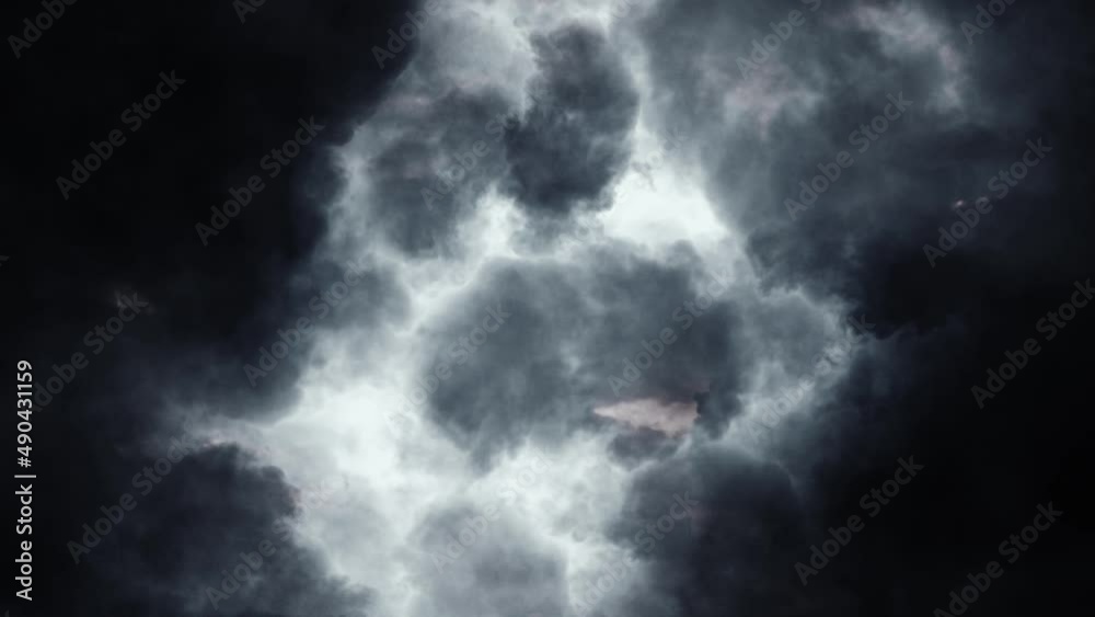 thunderstorms that occur in dark skies