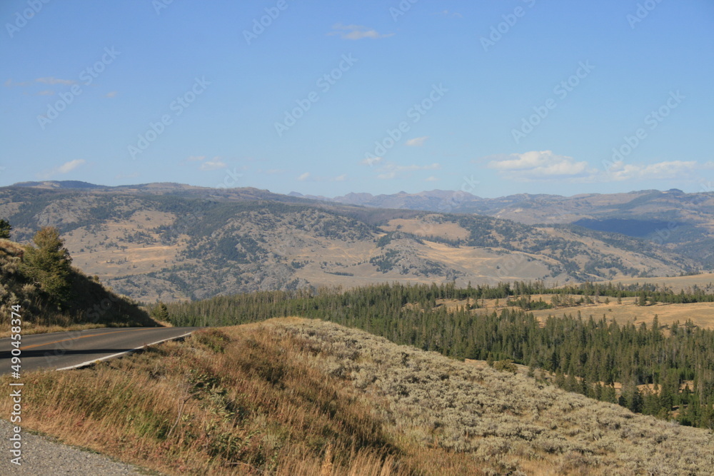 Yellowstone Park road heading up to Dunraven Pass, Wyoming Yellowstone Park road heading up to Dunraven Pass, Wyoming