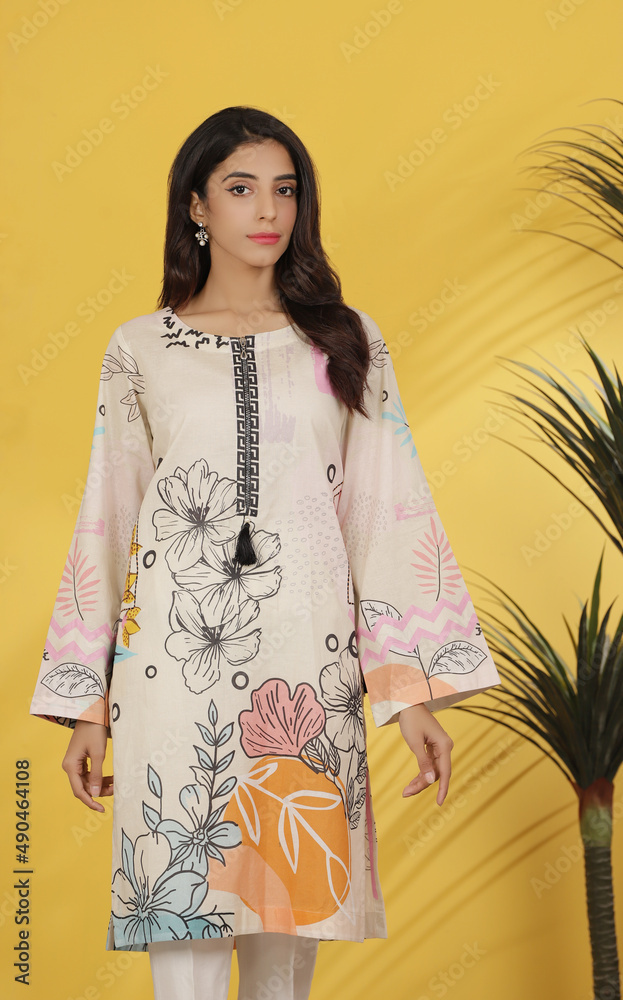 Plain Dress Design Ideas for plain Fabrics | Cotton kurti designs, Sleeves  designs for dresses, Pakistani dresses