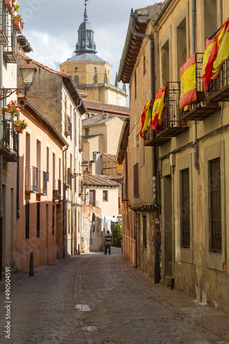 Toore desde Callejon en la ciudad de Segovia, comunidad autonoma de Castilla Y Leon, pais de España o Spain © Alvaro Martin
