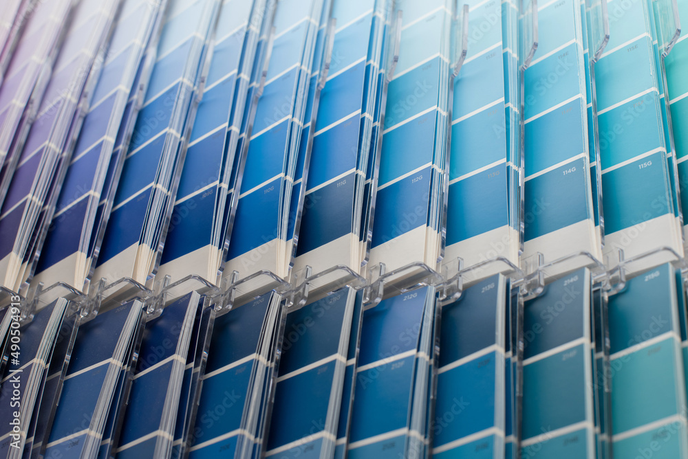 Naklejka premium Colored paper samplers in shades of pantone blue