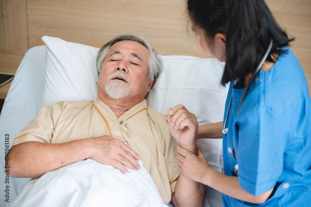 Obraz premium health insurance concept, Elderly patients living in hospital for medical checking by professional doctor and support by nurse, medicine health care for senior person