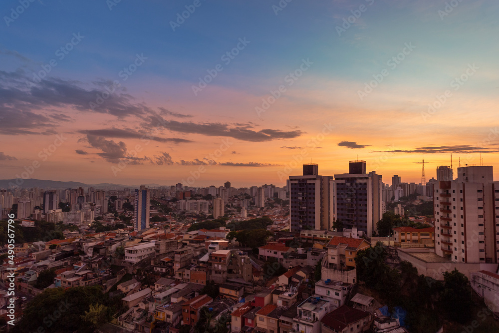 São Paulo, Brasil: Amanhecer com vista dos bairros Perdizes, Pompéia e Vila Madalea