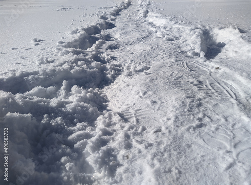 path through the snow during the day. © Левон Мартиросян