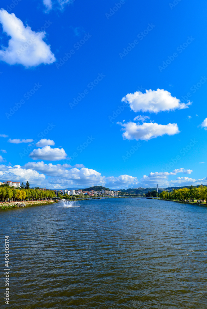 Obraz premium Rio Mondego in Coimbra, Portugal 