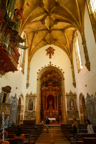 Innenansicht Klosterkirche Santa Cruz  Coimbra   Portugal