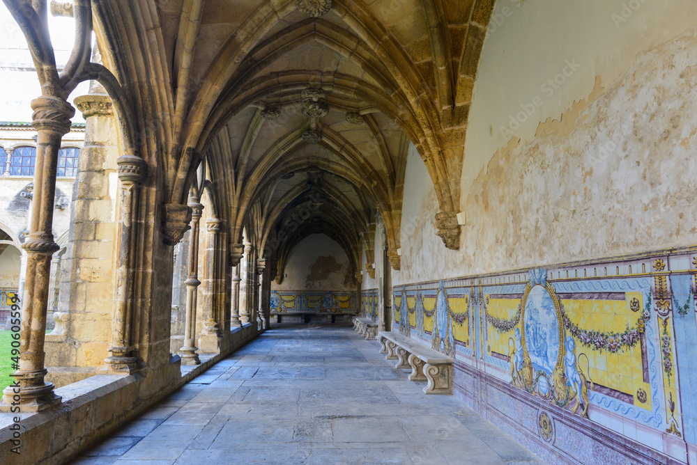 Kreuzgang Kloster Santa Cruz in Coimbra, Portugal