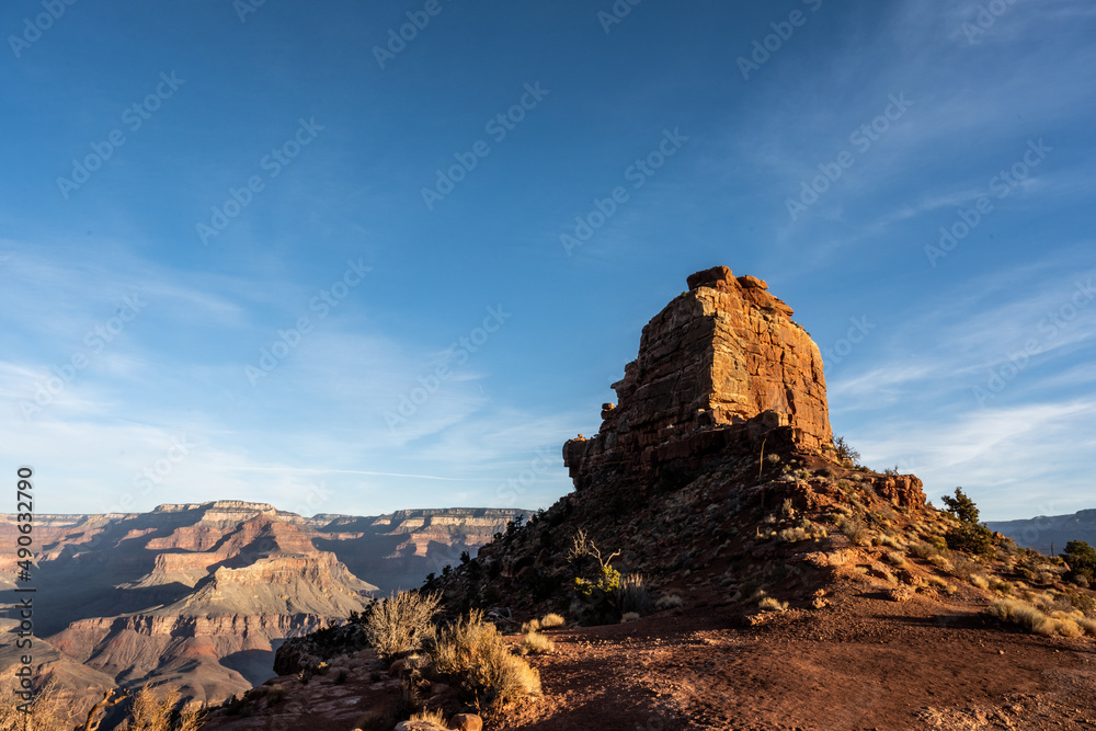 Obraz premium Looking Up at ONeill Butte