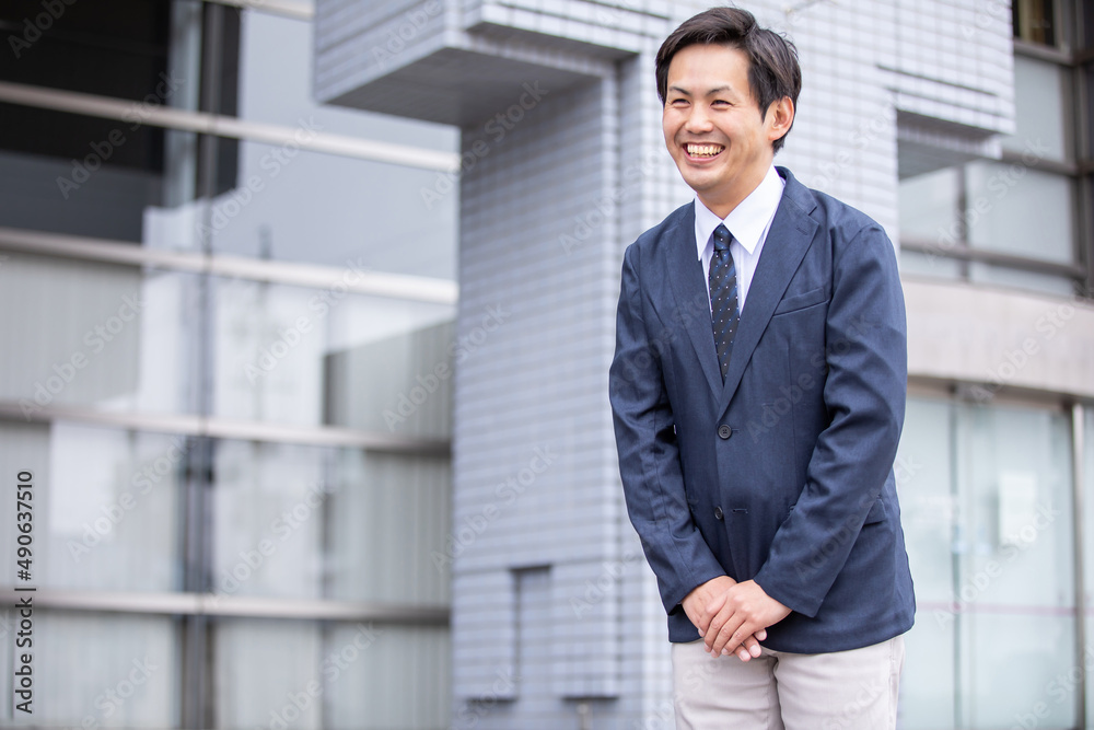 カジュアルビジネスの会社員
カジュアルビジネスの会社員
