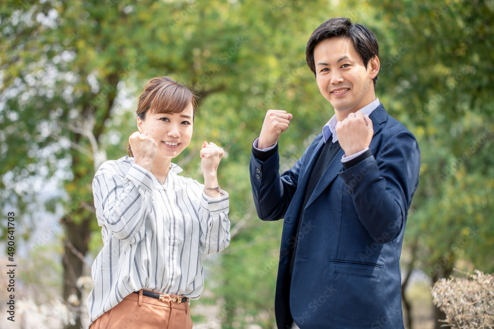 カジュアルビジネスの会社員
カジュアルビジネスの会社員
