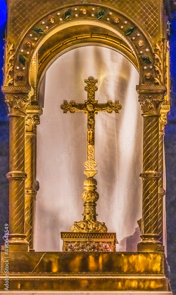 Fototapeta premium Altar Golden Cross Cathedral Church Nimes Gard France