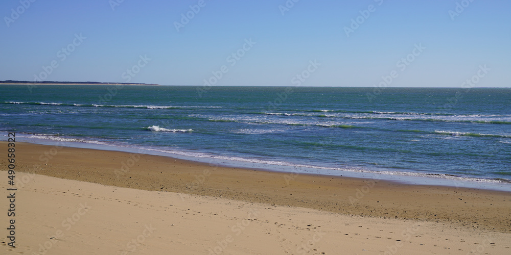 Idyllic tropical sand beach background in web banner header panoramic