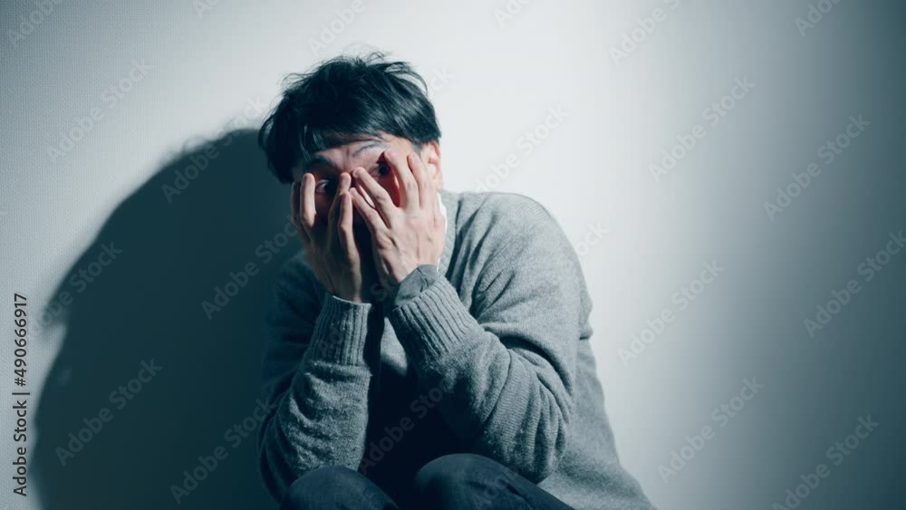 精神障害を患っている男性イメージ