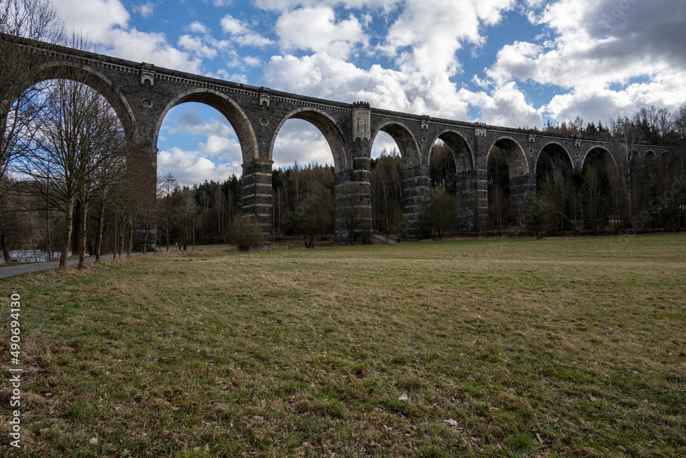 Altes Eisenbahnbrücke im Erzbebirge / Sachsen