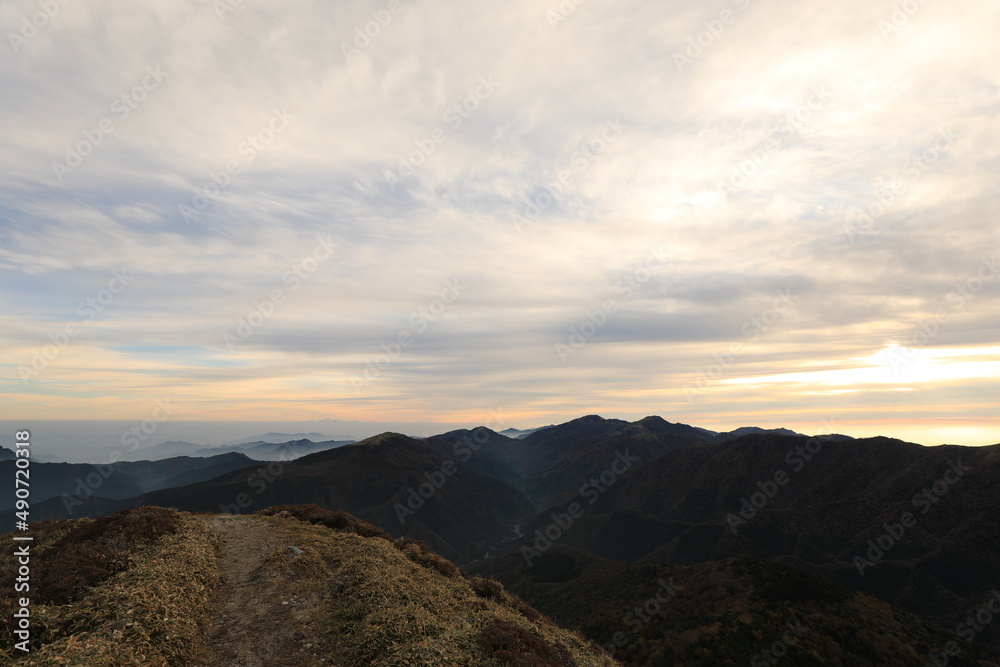 山頂の夕景