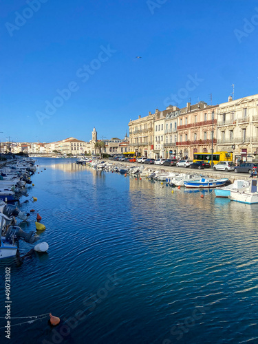 Canal sur le port de Sète, Occitanie