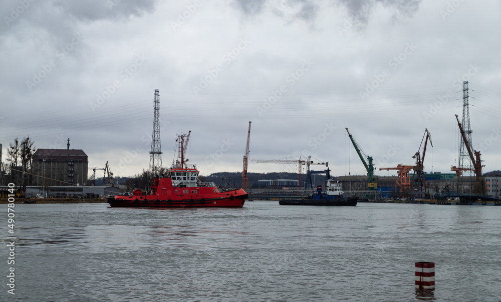Tugboats at work on the Martwa Wisła in Gdańsk 