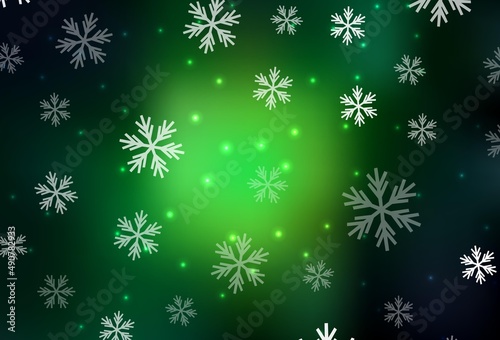 Dark Green vector background with xmas snowflakes, stars.