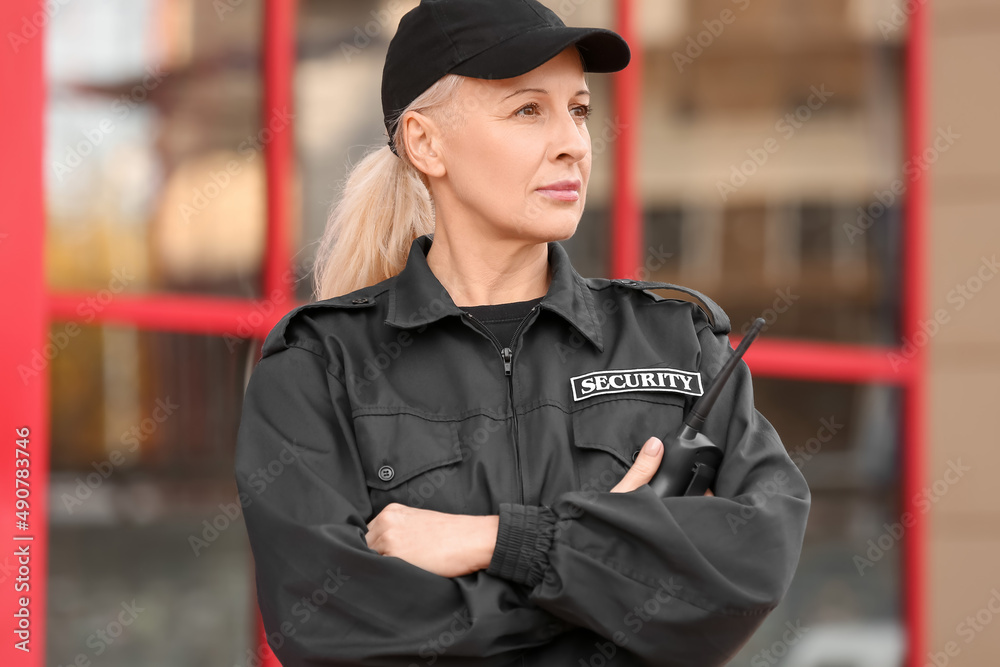 Obraz premium Female security guard outdoors