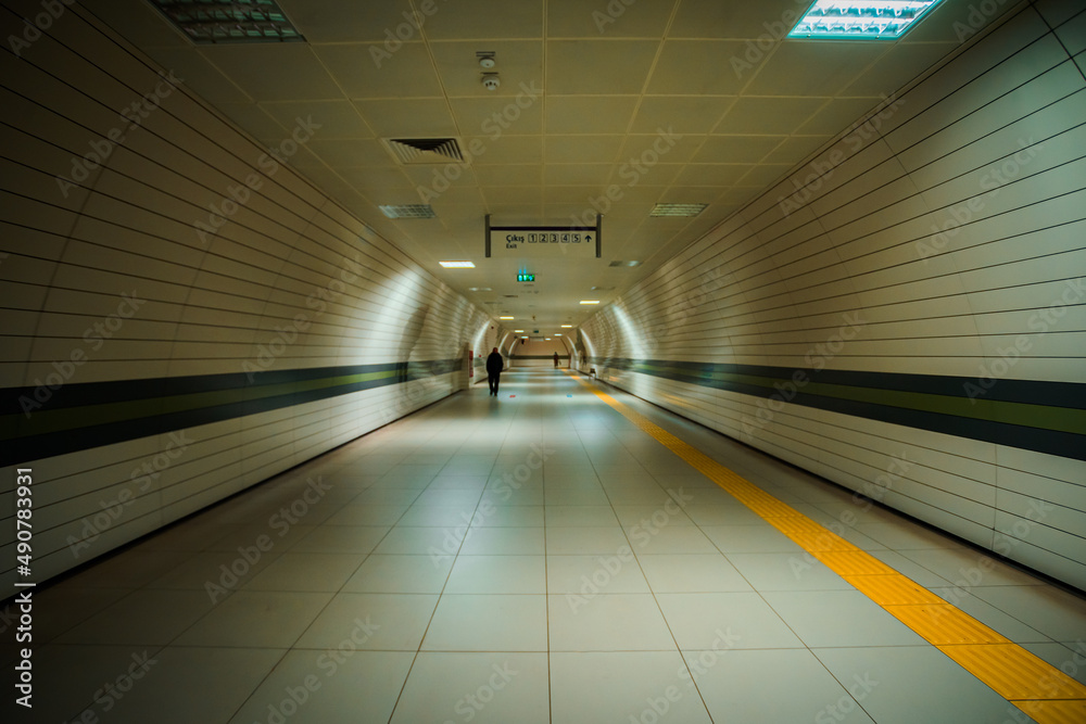 subway station long path 