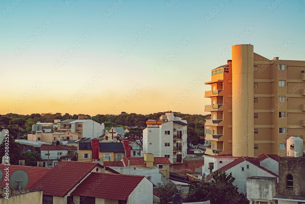 Paisaje desde la terraza al atardecer cerca del mar