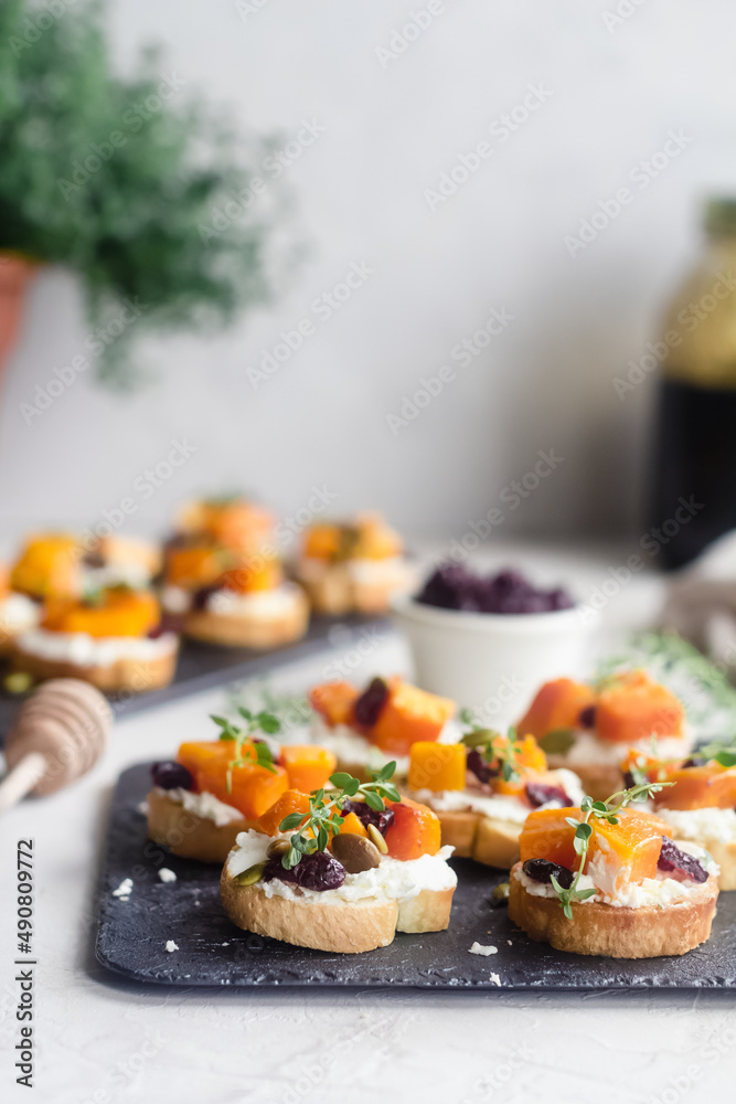 butternut squash goat cheese crostini butternut squash goat cheese crostini