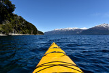 Experiencia en kayak en el Lago Nahuel Huapi, Patagonia Argentina.
