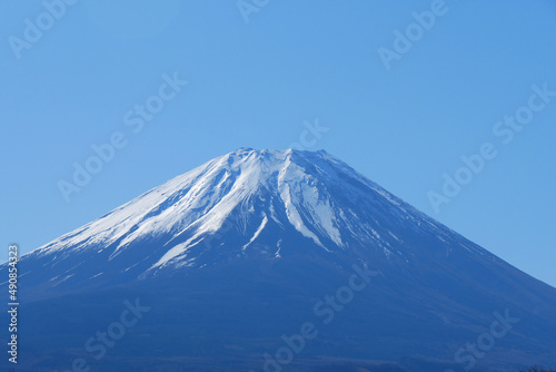 日本、静岡県、春、西側から見る富士山