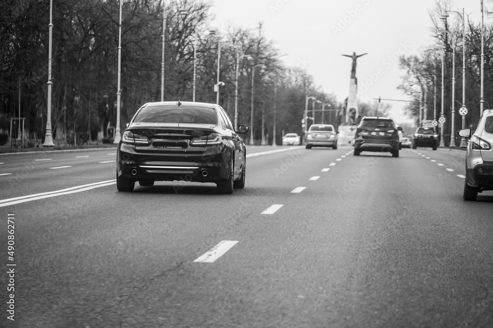 Fototapeta premium traffic. daytime photography. cars in traffic parked at a traffic light.
