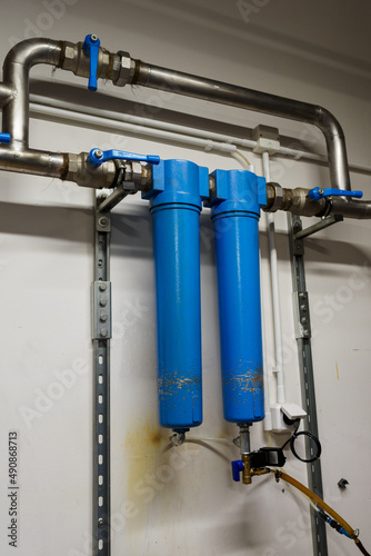 Two sludge filters on the compressed air supply.