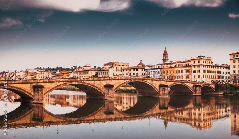 Obraz premium ponte Alla Garraia over river Arno, Florence, Italy
