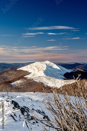 Fototapeta Naklejka Na Ścianę i Meble -  Winter mountain view landscape, Polonina Wetlińska, Smerek, Bieszczady National Park, Poland.