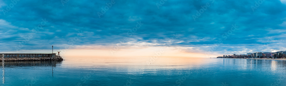 Sonnenuntergang bei Goldstrand in Bulgarien am Schwarzen Meer