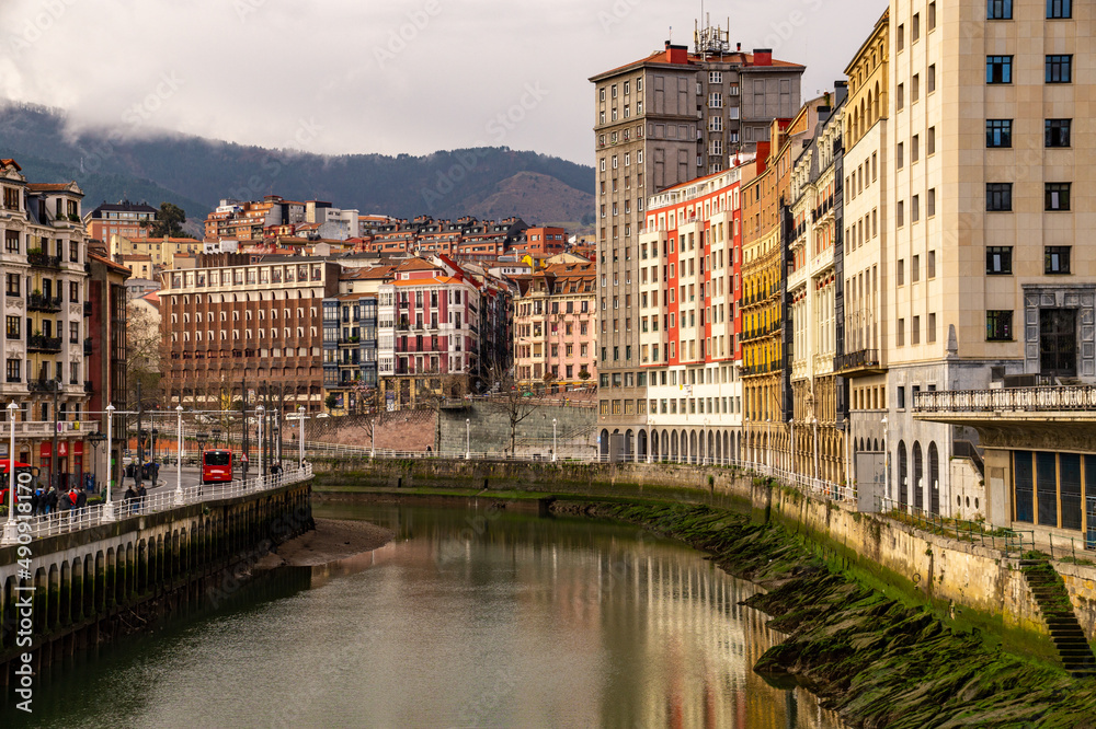 Altstadt am Ria de Bilbao