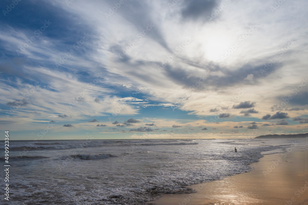 Atardecer  en el mar