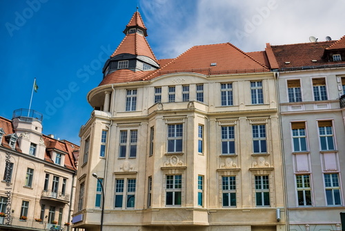 görlitz, deutschland - sanierte altbauten mit turmhaus