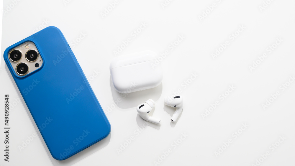 Fototapeta premium スマートフォン イヤホン ヘッドホン