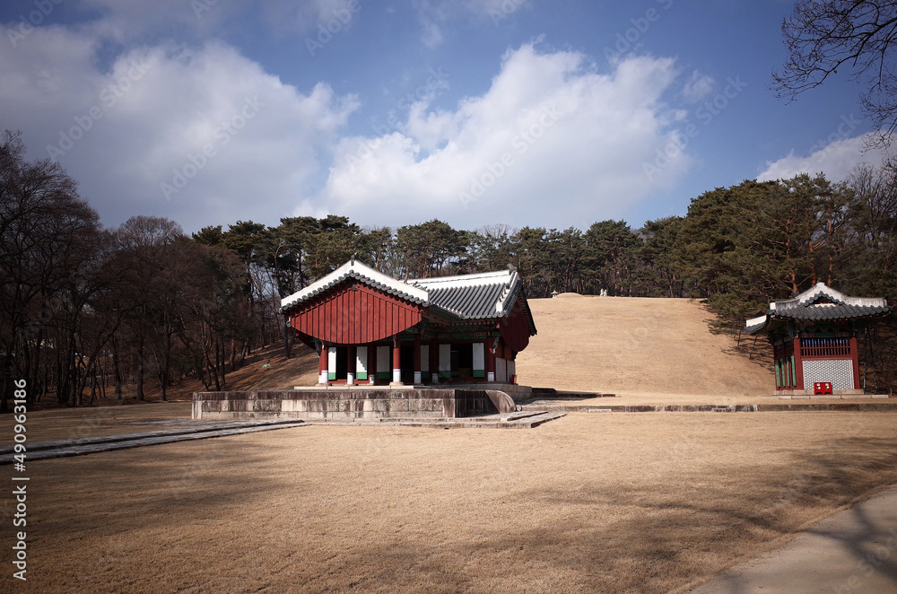 Heoninneung Royal Tombs in Seoul, South Korea. The Royal tomb of Chosun Dynasty.
