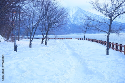 日本 北海道 千歳 冬 支笏湖  © Eric Akashi
