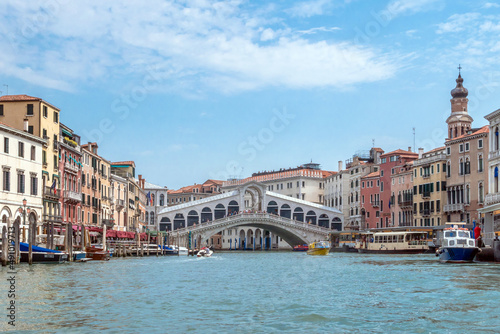 Rialto bridge in Venice © KYNA STUDIO