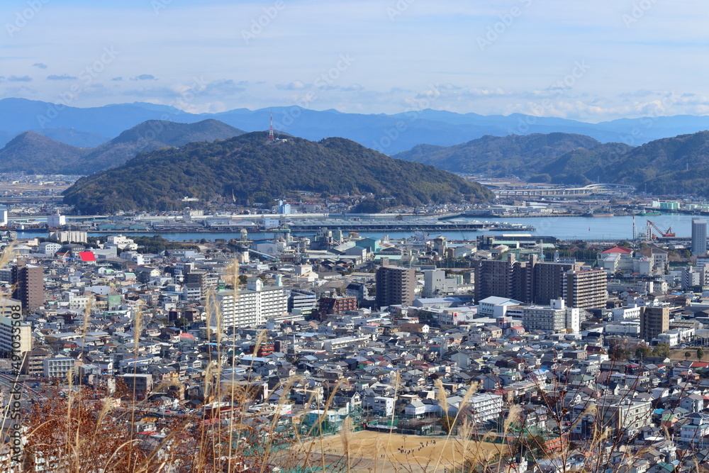 皿ヶ峰から五台山を眺める　2022　冬　（高知県　高知市）