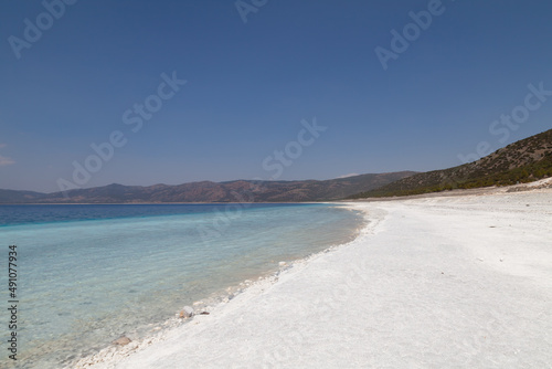 Salda Lake Burdur - The west of Turkey's lakes, a tectonic lake. The geological structure of Salda Lake dates back 2 million years. Relative formation sands with the surface of the planet Mars