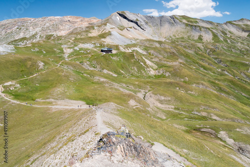 Tableau sur toile Crête des Gittes, vue sur le refuge du col de la Croix du Bonhomme