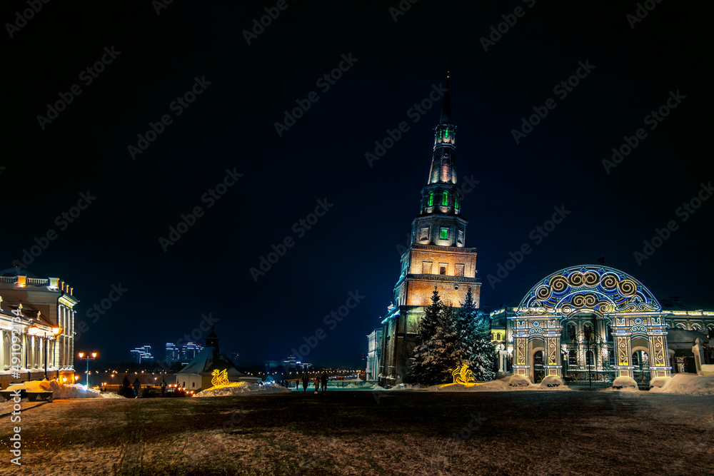 Obraz premium the Syuyumbike Tower in the Kazan Kremlin in night lighting