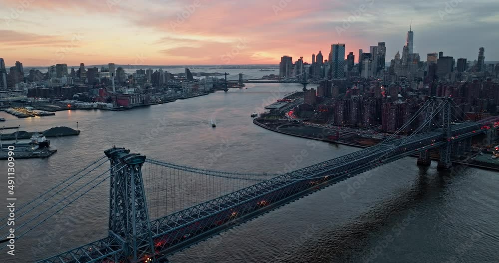 Traffic across Williamsburg Bridge