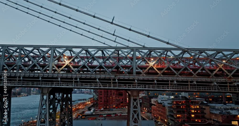 Traffic across Williamsburg Bridge Traffic across Williamsburg Bridge