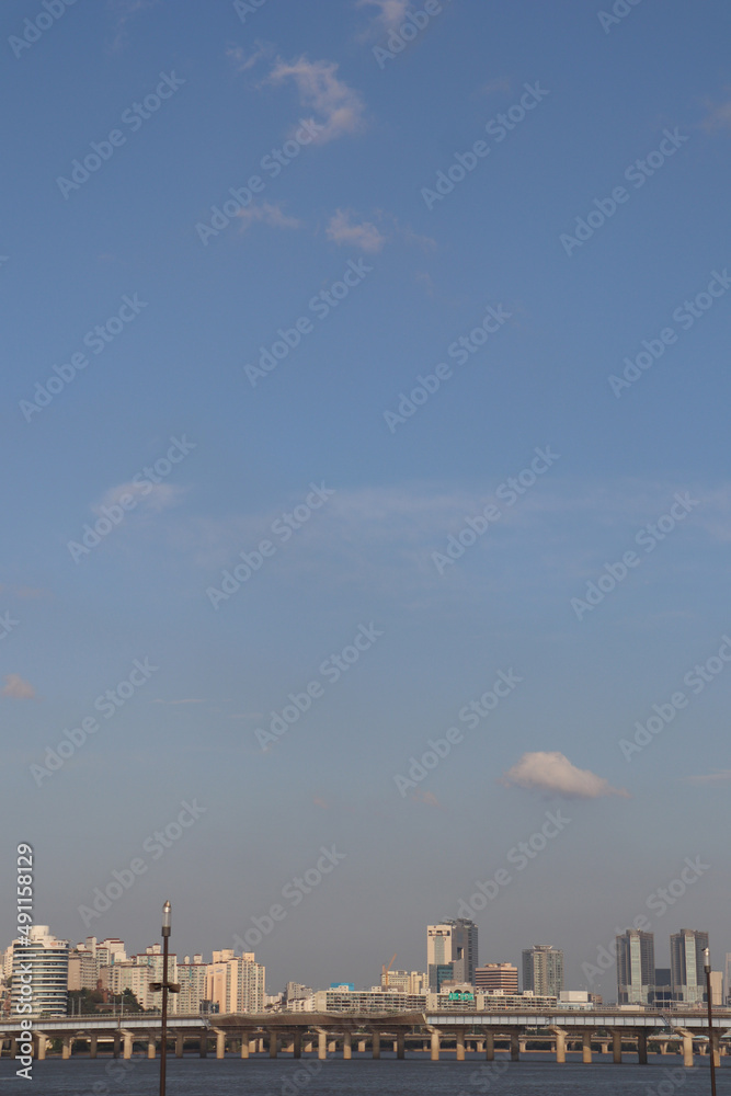 Han River scenery on a clear day Han River scenery on a clear day
