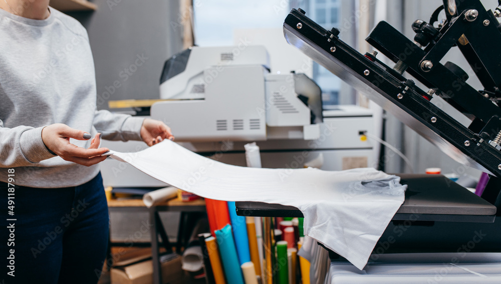 Desktop thermo press for printing images on fabric.
Desktop thermo press for printing images on fabric.