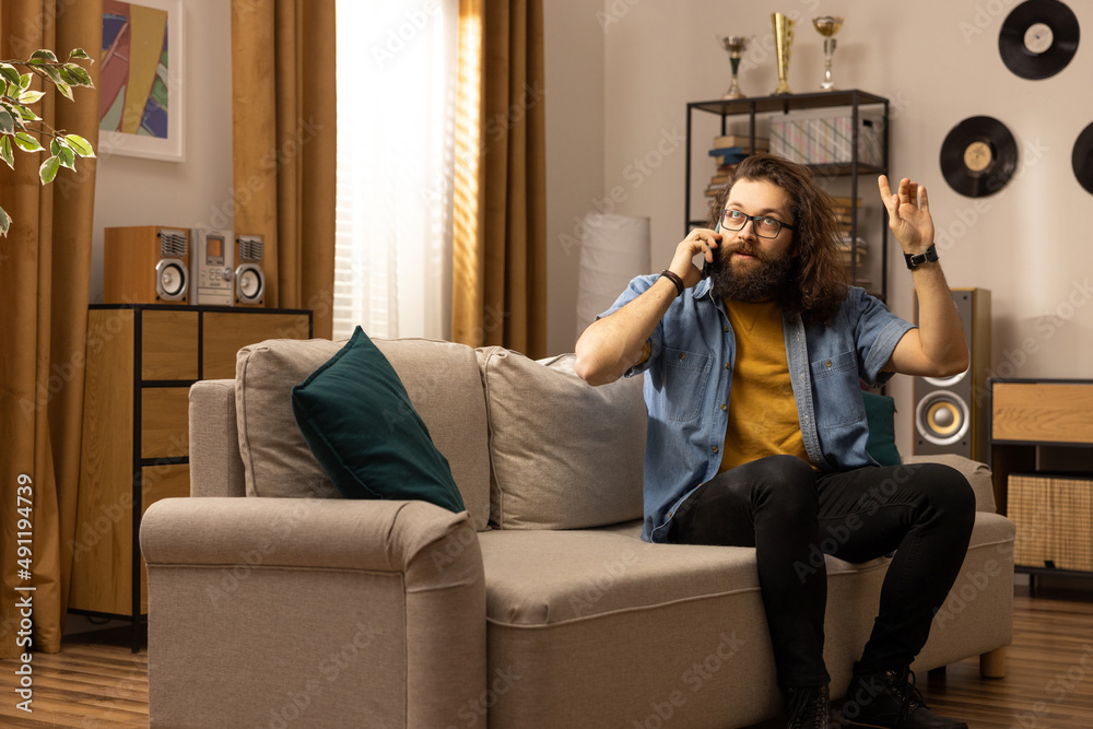 A bearded guy explains over the phone how to get to his apartment. The student comes up with a brilliant idea and passes it on to his college friend. A bearded guy explains over the phone how to get to his apartment. The student comes up with a brilliant idea and passes it on to his college friend.