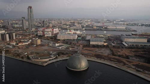 夢洲から咲洲方面をドローンで空撮。2022年3月